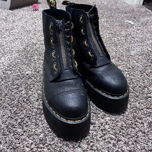 Dr. Martens Sinclair Max Platform (9)